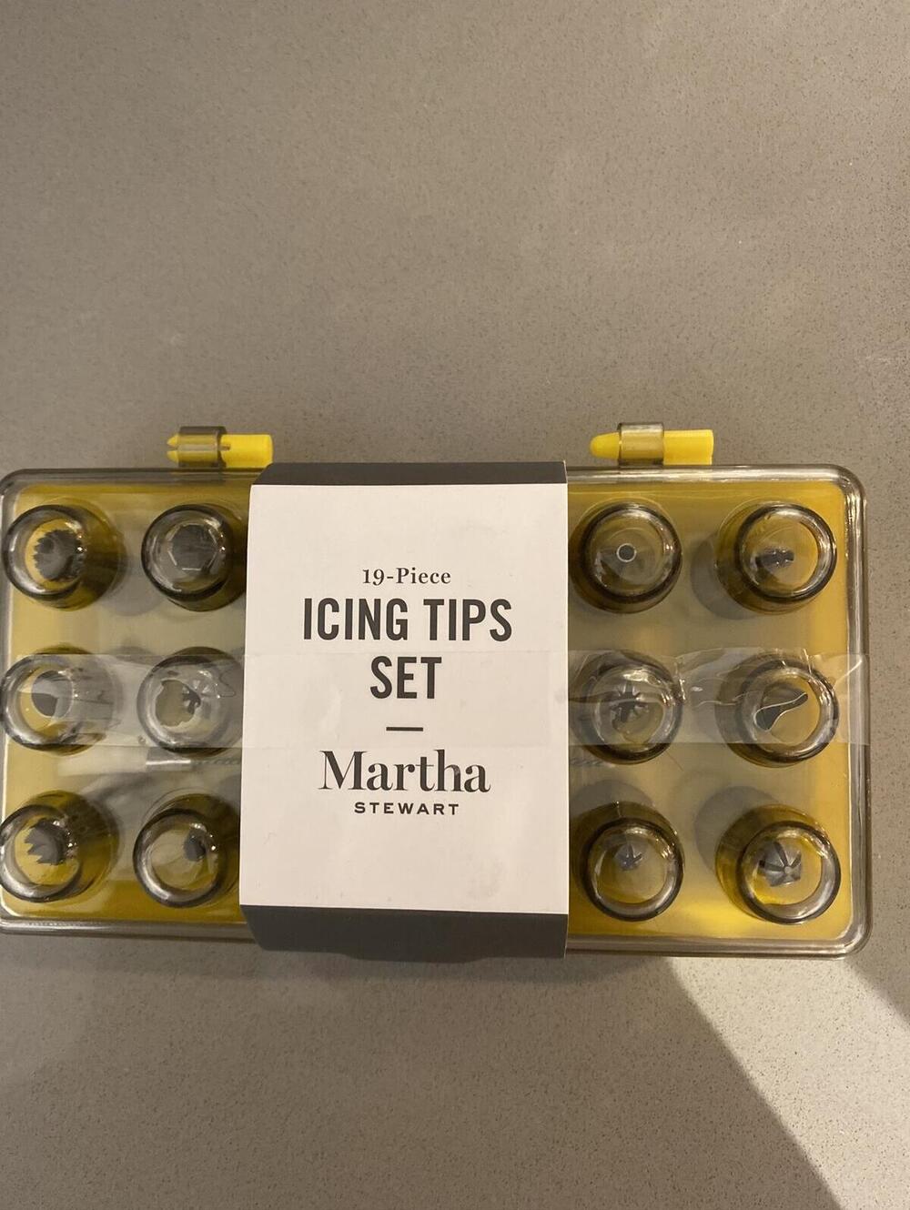 Martha Stewart Collection 16-Pc. Icing Tip Set New in sealed box
